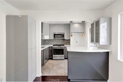 9745 Via Roma, Burbank, CA 91504 - Photo 5