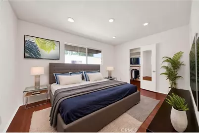 9745 Via Roma, Burbank, CA 91504 - Photo 13