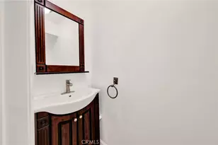 9745 Via Roma, Burbank, CA 91504 - Photo 7