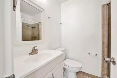 9745 Via Roma, Burbank, CA 91504 - Photo 15
