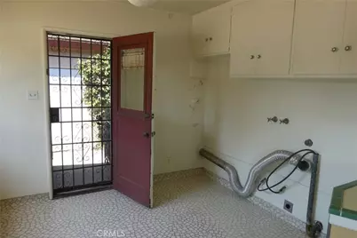 7927 Kentwood Avenue, Los Angeles, CA 90045 - Photo 35