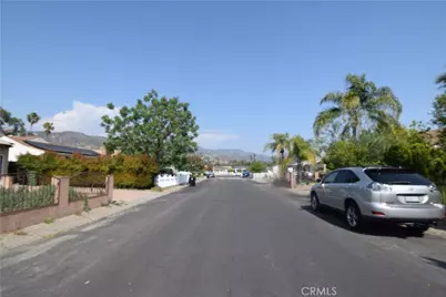 9930 Saticoy Street, Burbank, CA 91504 - Photo 3
