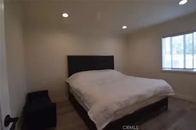 9930 Saticoy Street, Burbank, CA 91504 - Photo 5
