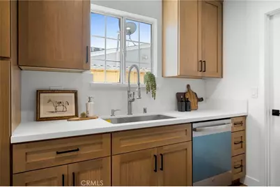 9506 Sandusky Avenue, Los Angeles, CA 91331 - Photo 13