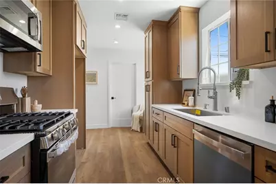 9506 Sandusky Avenue, Los Angeles, CA 91331 - Photo 15