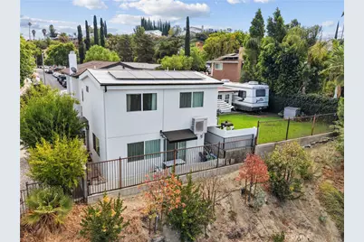 26173 Abdale, Newhall, CA 91321 - Photo 3
