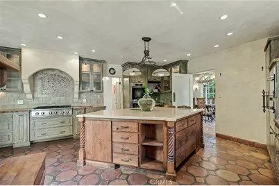 2401 Cascadia Drive, Glendale, CA 91206 - Photo 13