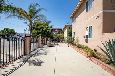11153 Sherman, Los Angeles, CA 91352 - Photo 5