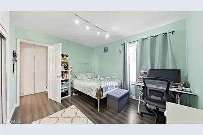 5633 Denny, North Hollywood, CA 91601 - Photo 27