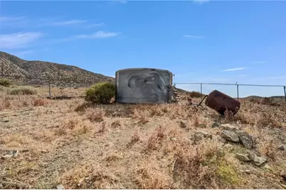 10392 Cima Mesa Road, Juniper Hills, CA 93543 - Photo 9