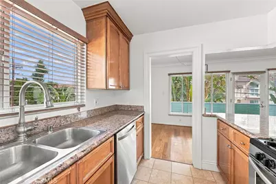 14934 Dickens Street #12A, Sherman Oaks, CA 91403 - Photo 11