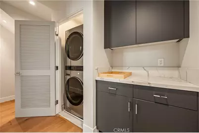 10612 Bloomfield Street, Toluca Lake, CA 91602 - Photo 23