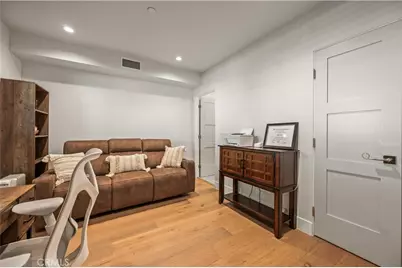 10612 Bloomfield Street, Toluca Lake, CA 91602 - Photo 5