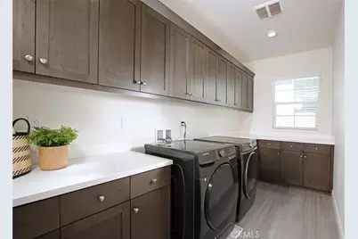20523 Stella Place, Saugus, CA 91350 - Photo 19