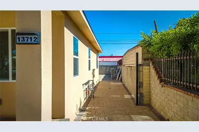 13712 Community, Panorama City, CA 91402 - Photo 9
