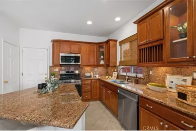 21507 Bodie Place, Saugus, CA 91390 - Photo 13