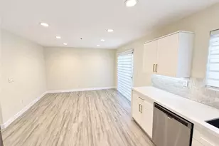 10894 Olinda St, Los Angeles, CA 91352 - Photo 7