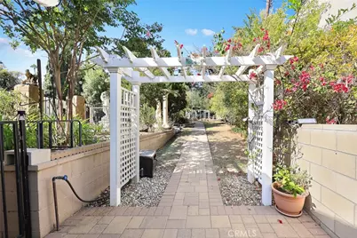 1011 Matilija, Glendale, CA 91202 - Photo 59
