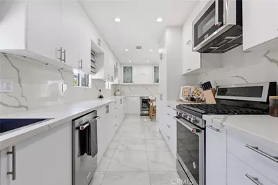 13800 Astoria Street, Sylmar, CA 91342 - Photo 15