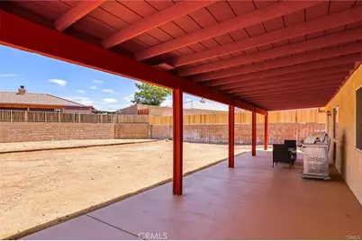 8523 Barberry Avenue, Yucca Valley, CA 92284 - Photo 11