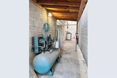 15933 Arminta, Van Nuys, CA 91406 - Photo 39