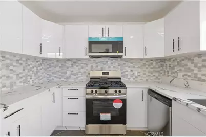 7550 Zombar #11, Van Nuys, CA 91406 - Photo 11