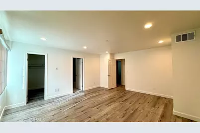 22762 Avenue San Luis, Woodland Hills, CA 91364 - Photo 11