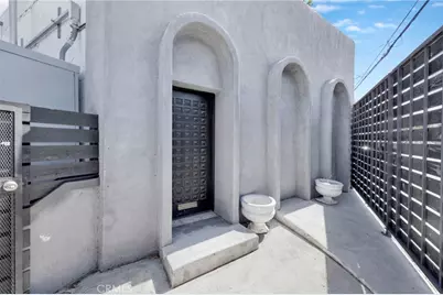 10446 Scoville, Sunland, CA 91040 - Photo 3