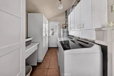 5711 Geyser Avenue, Tarzana, CA 91356 - Photo 19
