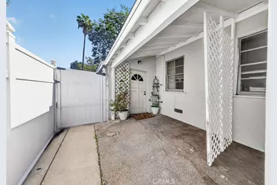 5711 Geyser Avenue, Tarzana, CA 91356 - Photo 25