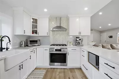 26764 Pamela Dr, Canyon Country, CA 91351 - Photo 9