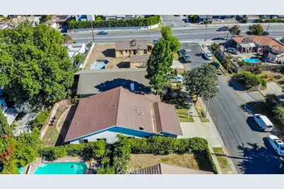 18119 Calvert Street, Tarzana, CA 91335 - Photo 33