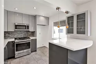 9745 Via Roma, Burbank, CA 91504 - Photo 7