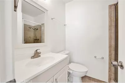 9745 Via Roma, Burbank, CA 91504 - Photo 17
