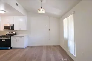 19364 Ave Of The Oaks, Newhall, CA 91321 - Photo 9