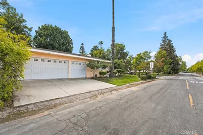 6058 Jumilla, Woodland Hills, CA 91367 - Photo 23