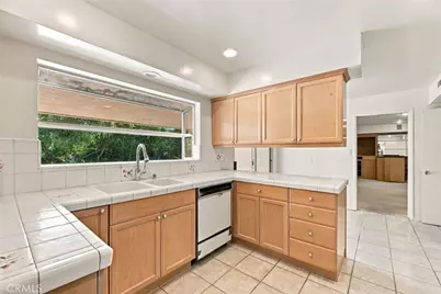 6058 Jumilla, Woodland Hills, CA 91367 - Photo 11