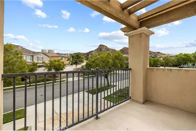 15660 Walt Court, Canyon Country, CA 91387 - Photo 25