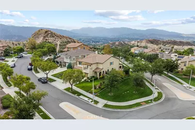 15660 Walt Court, Canyon Country, CA 91387 - Photo 49