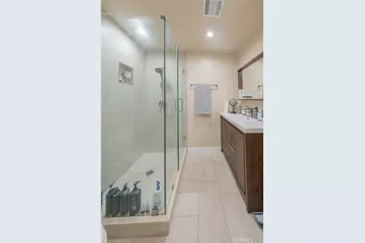 9720 Hayvenhurst, North Hills, CA 91343 - Photo 19