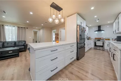 9720 Hayvenhurst, North Hills, CA 91343 - Photo 13