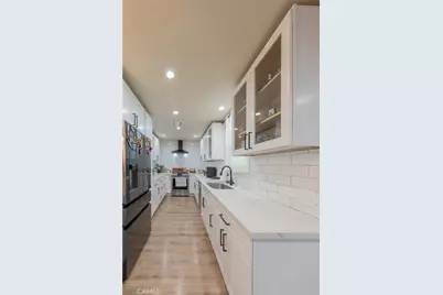 9720 Hayvenhurst, North Hills, CA 91343 - Photo 15