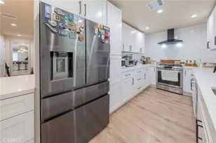 9720 Hayvenhurst, North Hills, CA 91343 - Photo 17