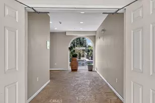 12407 Moorpark St, Studio City, CA 91604 - Photo 35