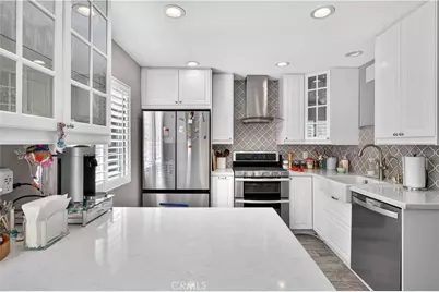 9759 Via Roma, Burbank, CA 91504 - Photo 15