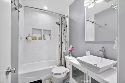 9759 Via Roma, Burbank, CA 91504 - Photo 21