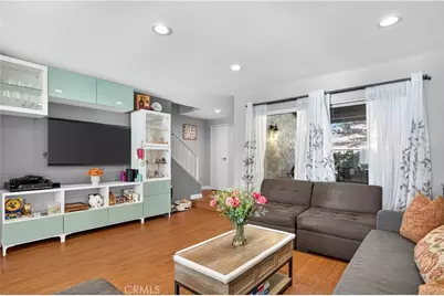 9759 Via Roma, Burbank, CA 91504 - Photo 7