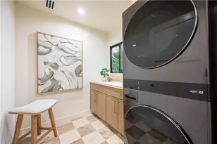 21801 Providencia, Woodland Hills, CA 91364 - Photo 17