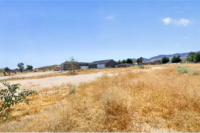 11152 E Avenue V12, Littlerock, CA 93543 - Photo 21