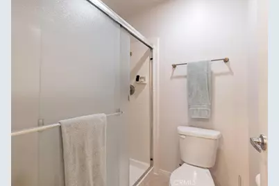 18340 Collins #D, Tarzana, CA 91356 - Photo 23